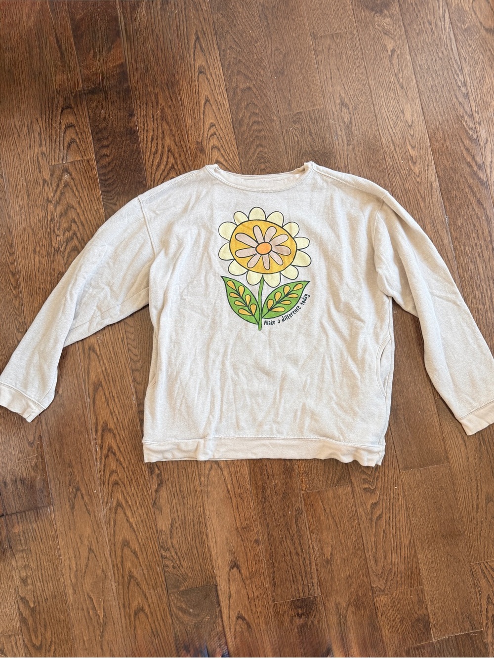 Natural Life Floral Graphic Fleece Crewneck Sweatshirt Small Beige - Picture 2 of 9